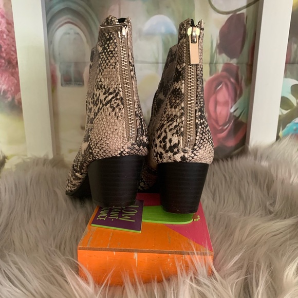 Quips Abstract Snake Print Booties - Picture 3 of 6